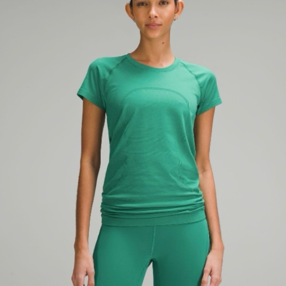 Lululemon Swiftly Tech Short Sleeve Shirt 2.0 Hip Length Size 10 Cascadia Green